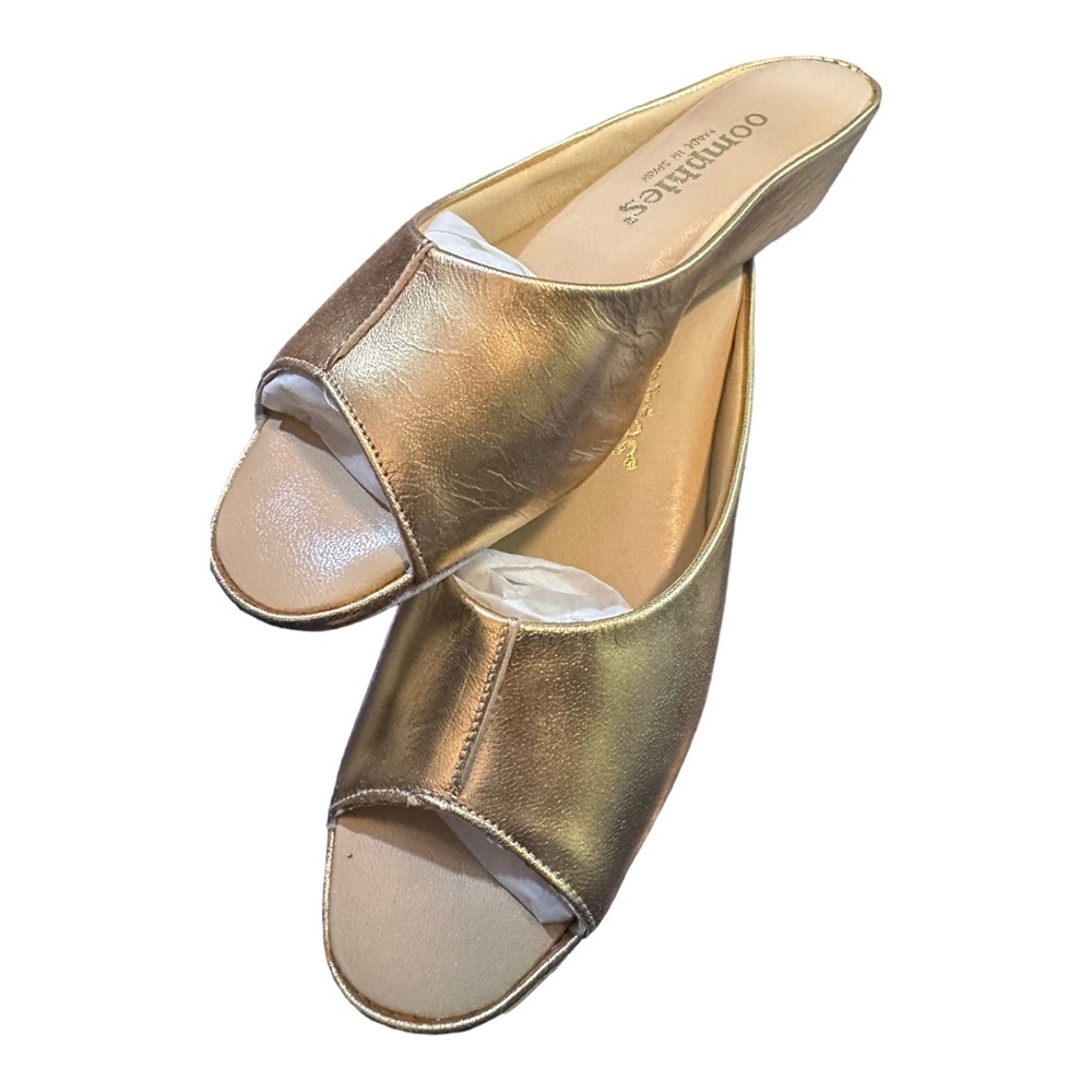 VTG Oomphies Womens Gold Leather Slippers House Shoes Maria Sz 6